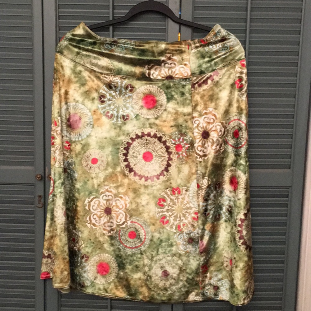 Groovy green velveteen skirt size large stretchy